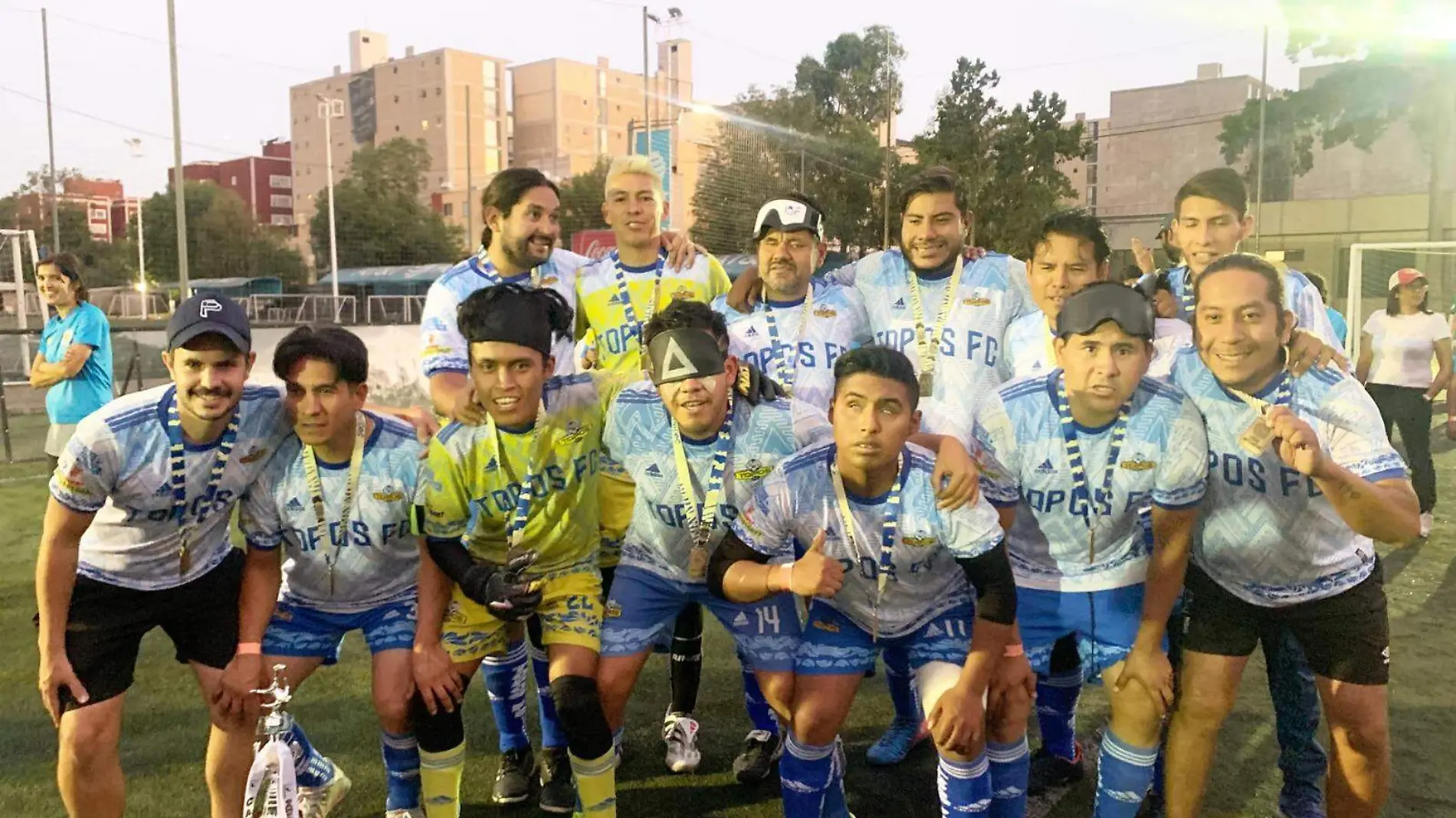 Los campeones tras otra conquista 